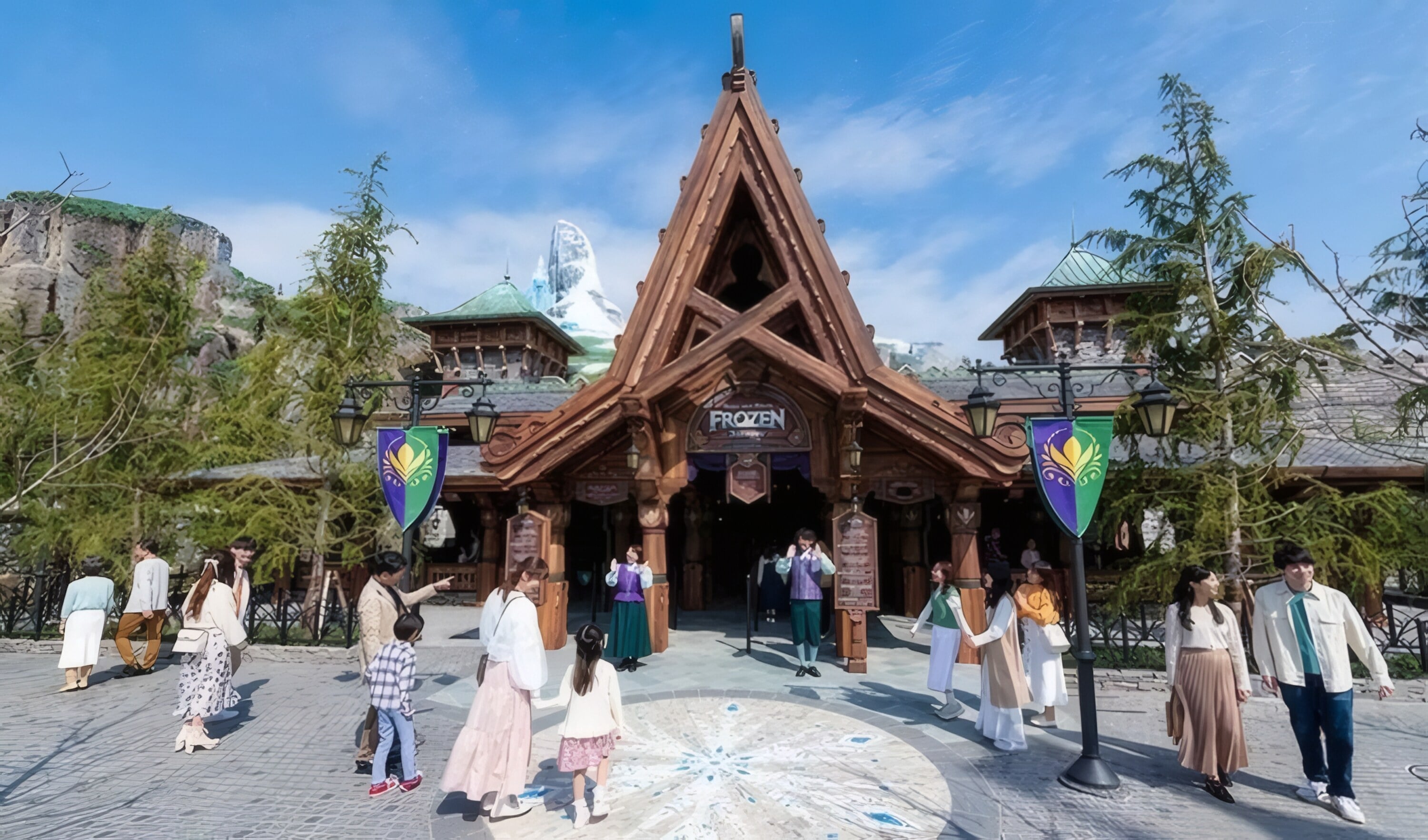 Anna's and Elsa's Frozen Journey - Tokyo DisneySea theme park attraction